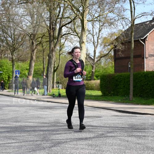 12.04.2026 - 45. Internationalen Wilhelmsburger Insellauf J. Mangold http://msf.ph/oto/9507049 12.04.2026 11:42:32 Ziel 2722, 5432 meine-sportfotos.de