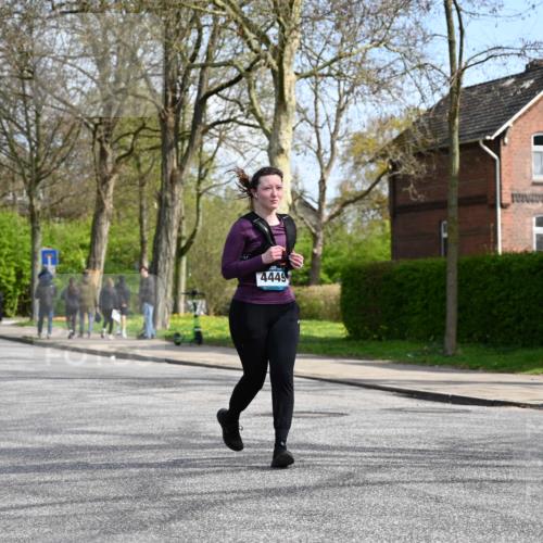 12.04.2026 - 45. Internationalen Wilhelmsburger Insellauf J. Mangold http://msf.ph/oto/9507050 12.04.2026 11:42:32 Ziel 2722, 5432 meine-sportfotos.de
