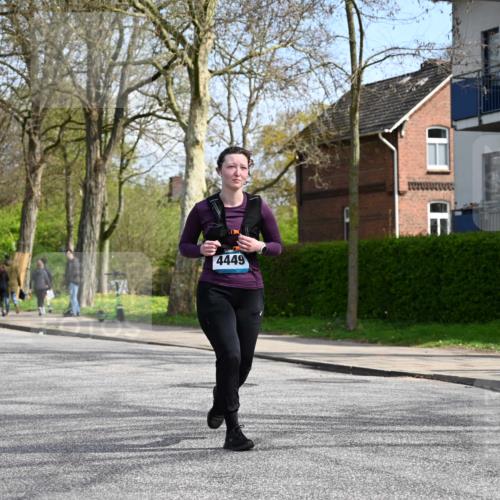 12.04.2026 - 45. Internationalen Wilhelmsburger Insellauf J. Mangold http://msf.ph/oto/9507055 12.04.2026 11:42:32 Ziel 2722, 5432 meine-sportfotos.de