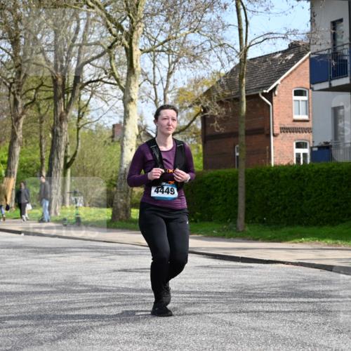 12.04.2026 - 45. Internationalen Wilhelmsburger Insellauf J. Mangold http://msf.ph/oto/9507056 12.04.2026 11:42:32 Ziel 2722, 5432 meine-sportfotos.de
