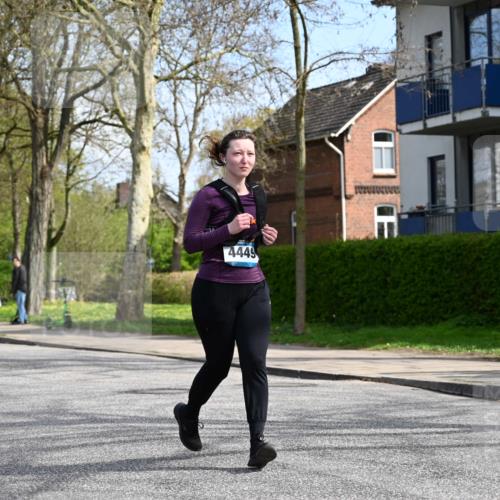 12.04.2026 - 45. Internationalen Wilhelmsburger Insellauf J. Mangold http://msf.ph/oto/9507059 12.04.2026 11:42:33 Ziel 2722, 5432 meine-sportfotos.de