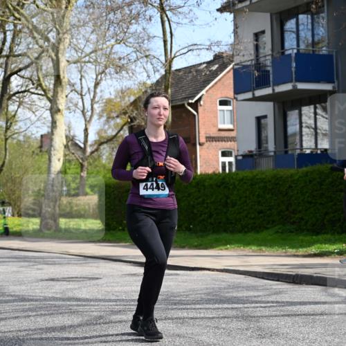 12.04.2026 - 45. Internationalen Wilhelmsburger Insellauf J. Mangold http://msf.ph/oto/9507062 12.04.2026 11:42:33 Ziel 2722, 5432 meine-sportfotos.de
