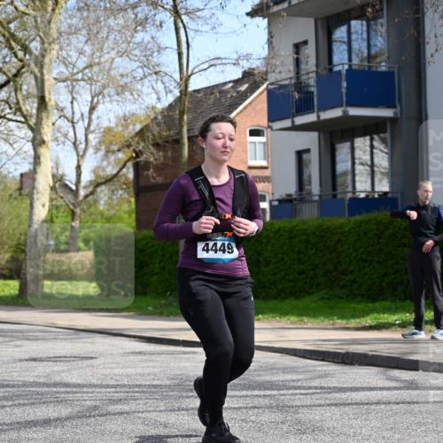 12.04.2026 - 45. Internationalen Wilhelmsburger Insellauf J. Mangold http://msf.ph/oto/9507065 12.04.2026 11:42:33 Ziel 2722, 5432 meine-sportfotos.de