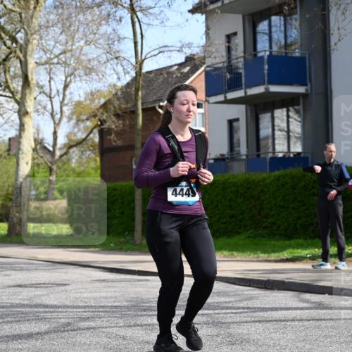 12.04.2026 - 45. Internationalen Wilhelmsburger Insellauf J. Mangold http://msf.ph/oto/9507066 12.04.2026 11:42:33 Ziel 2722, 5432 meine-sportfotos.de