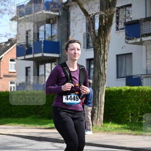 12.04.2026 - 45. Internationalen Wilhelmsburger Insellauf J. Mangold http://msf.ph/oto/9507074 12.04.2026 11:42:34 Ziel 2722, 5432 meine-sportfotos.de