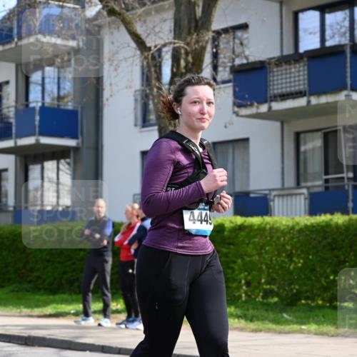 12.04.2026 - 45. Internationalen Wilhelmsburger Insellauf J. Mangold http://msf.ph/oto/9507077 12.04.2026 11:42:34 Ziel 2722, 5432 meine-sportfotos.de