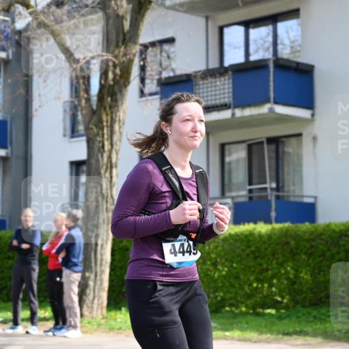 12.04.2026 - 45. Internationalen Wilhelmsburger Insellauf J. Mangold http://msf.ph/oto/9507079 12.04.2026 11:42:34 Ziel 2722, 5432 meine-sportfotos.de