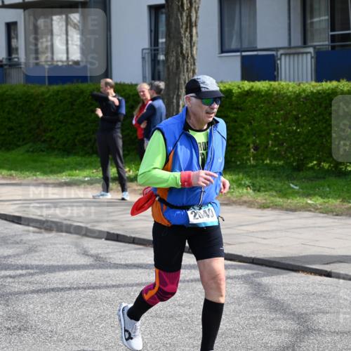 12.04.2026 - 45. Internationalen Wilhelmsburger Insellauf J. Mangold http://msf.ph/oto/9507124 12.04.2026 11:43:57 Ziel 2040, 2663 meine-sportfotos.de
