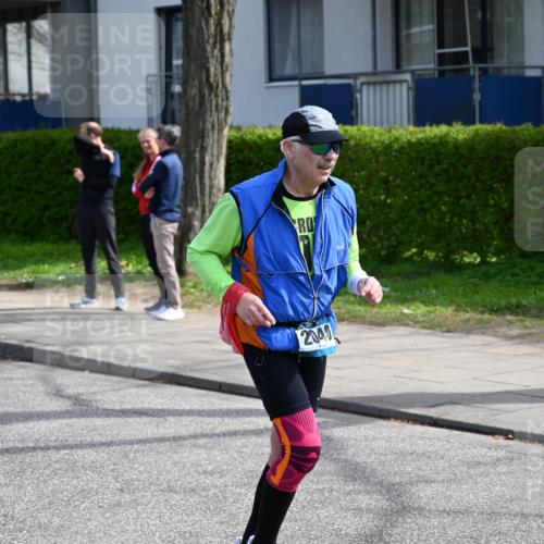 12.04.2026 - 45. Internationalen Wilhelmsburger Insellauf J. Mangold http://msf.ph/oto/9507126 12.04.2026 11:43:57 Ziel 2040, 2663 meine-sportfotos.de