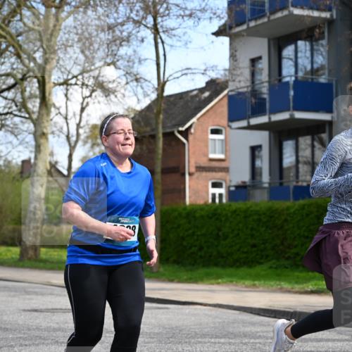 12.04.2026 - 45. Internationalen Wilhelmsburger Insellauf J. Mangold http://msf.ph/oto/9507193 12.04.2026 11:46:28 Ziel 2904, 4685, 4688, 2996 meine-sportfotos.de