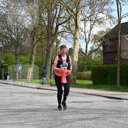 12.04.2026 - 45. Internationalen Wilhelmsburger Insellauf J. Mangold http://msf.ph/oto/9507204 12.04.2026 11:46:47 Ziel 2996 meine-sportfotos.de