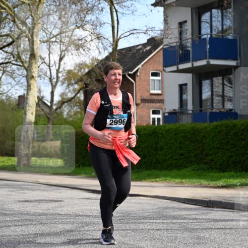 12.04.2026 - 45. Internationalen Wilhelmsburger Insellauf J. Mangold http://msf.ph/oto/9507221 12.04.2026 11:46:48 Ziel 2996, 2996 meine-sportfotos.de