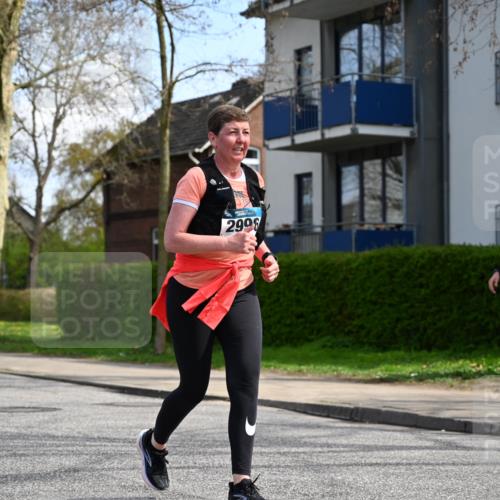 12.04.2026 - 45. Internationalen Wilhelmsburger Insellauf J. Mangold http://msf.ph/oto/9507224 12.04.2026 11:46:48 Ziel 2996, 2996 meine-sportfotos.de