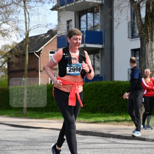 12.04.2026 - 45. Internationalen Wilhelmsburger Insellauf J. Mangold http://msf.ph/oto/9507228 12.04.2026 11:46:49 Ziel 2996 meine-sportfotos.de