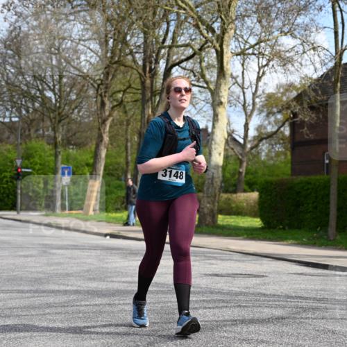 12.04.2026 - 45. Internationalen Wilhelmsburger Insellauf J. Mangold http://msf.ph/oto/9507232 12.04.2026 11:47:15 Ziel 3148, 3148, 3533, 3532, 3457 meine-sportfotos.de