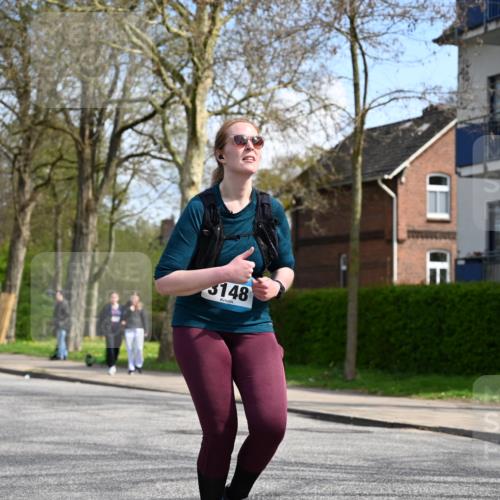 12.04.2026 - 45. Internationalen Wilhelmsburger Insellauf J. Mangold http://msf.ph/oto/9507240 12.04.2026 11:47:15 Ziel 3148, 3148, 3533, 3532, 3457 meine-sportfotos.de