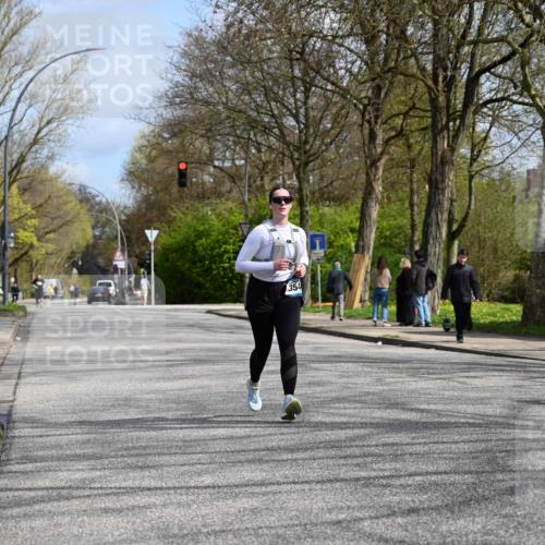 12.04.2026 - 45. Internationalen Wilhelmsburger Insellauf J. Mangold http://msf.ph/oto/9507306 12.04.2026 11:51:56 Ziel 3544 meine-sportfotos.de