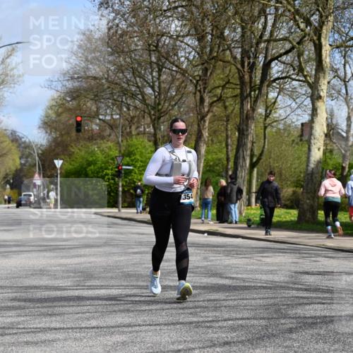 12.04.2026 - 45. Internationalen Wilhelmsburger Insellauf J. Mangold http://msf.ph/oto/9507314 12.04.2026 11:51:57 Ziel 3544 meine-sportfotos.de