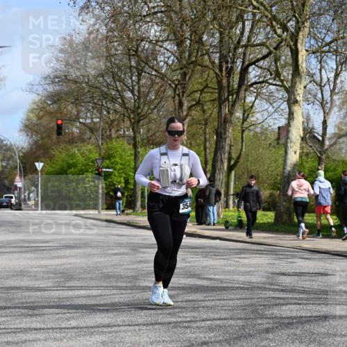 12.04.2026 - 45. Internationalen Wilhelmsburger Insellauf J. Mangold http://msf.ph/oto/9507317 12.04.2026 11:51:57 Ziel 3544 meine-sportfotos.de