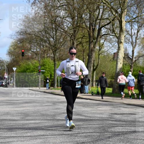 12.04.2026 - 45. Internationalen Wilhelmsburger Insellauf J. Mangold http://msf.ph/oto/9507318 12.04.2026 11:51:57 Ziel 3544 meine-sportfotos.de