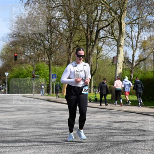 12.04.2026 - 45. Internationalen Wilhelmsburger Insellauf J. Mangold http://msf.ph/oto/9507321 12.04.2026 11:51:58 Ziel 3544 meine-sportfotos.de