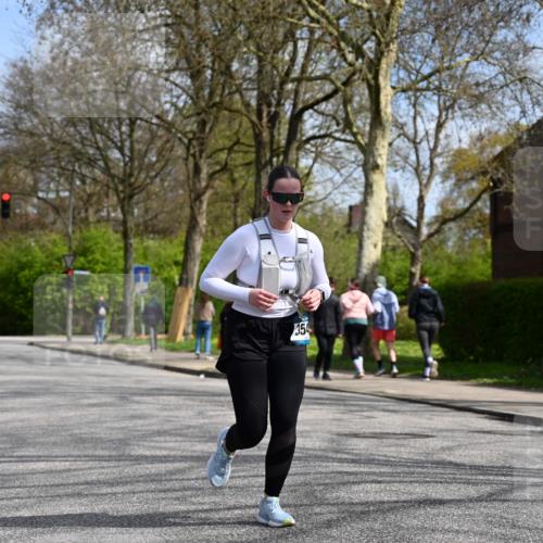 12.04.2026 - 45. Internationalen Wilhelmsburger Insellauf J. Mangold http://msf.ph/oto/9507324 12.04.2026 11:51:58 Ziel 3544 meine-sportfotos.de