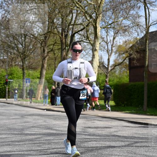 12.04.2026 - 45. Internationalen Wilhelmsburger Insellauf J. Mangold http://msf.ph/oto/9507326 12.04.2026 11:51:58 Ziel 3544 meine-sportfotos.de