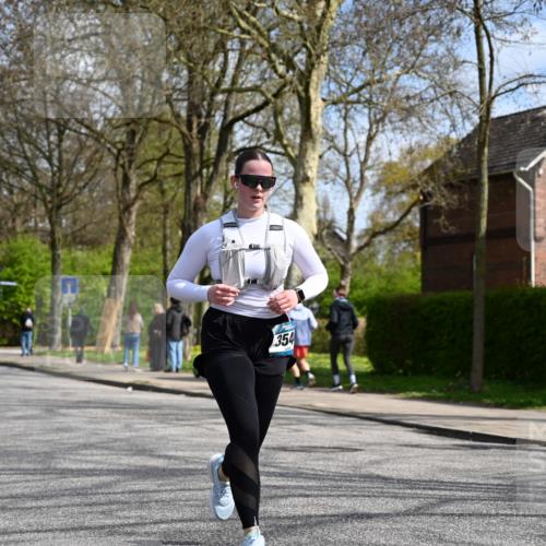 12.04.2026 - 45. Internationalen Wilhelmsburger Insellauf J. Mangold http://msf.ph/oto/9507327 12.04.2026 11:51:58 Ziel 3544 meine-sportfotos.de