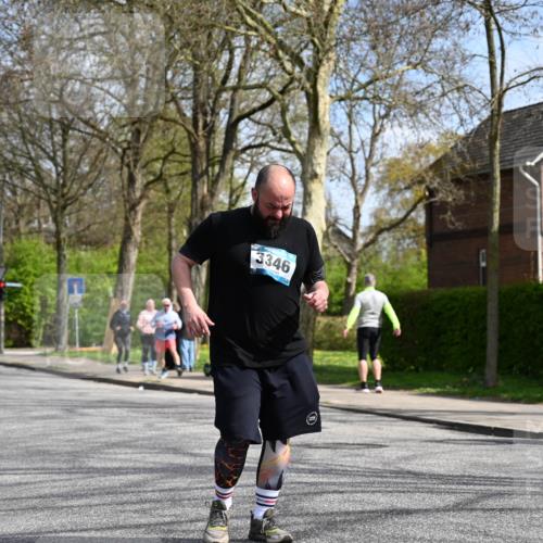 12.04.2026 - 45. Internationalen Wilhelmsburger Insellauf J. Mangold http://msf.ph/oto/9507344 12.04.2026 11:52:43 Ziel 3346 meine-sportfotos.de