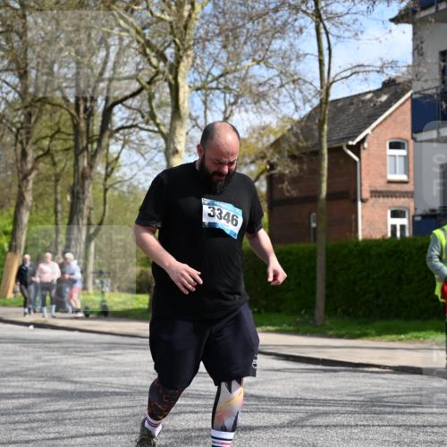 12.04.2026 - 45. Internationalen Wilhelmsburger Insellauf J. Mangold http://msf.ph/oto/9507352 12.04.2026 11:52:44 Ziel 3346 meine-sportfotos.de