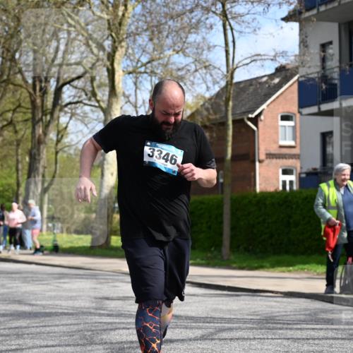 12.04.2026 - 45. Internationalen Wilhelmsburger Insellauf J. Mangold http://msf.ph/oto/9507355 12.04.2026 11:52:44 Ziel 3346 meine-sportfotos.de