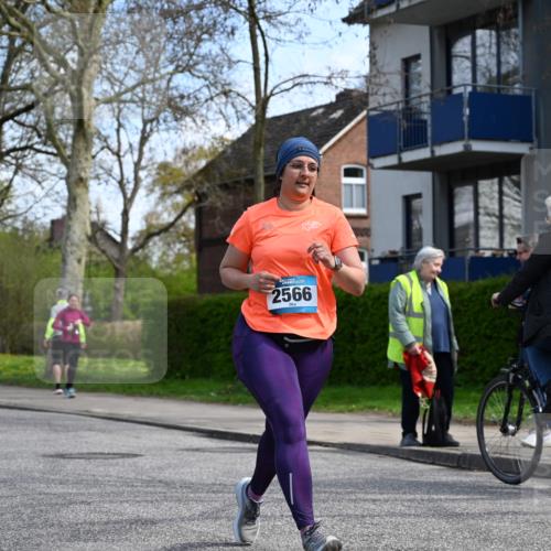 12.04.2026 - 45. Internationalen Wilhelmsburger Insellauf J. Mangold http://msf.ph/oto/9507374 12.04.2026 11:53:35 Ziel 4508, 2566, 2776, 2093 meine-sportfotos.de