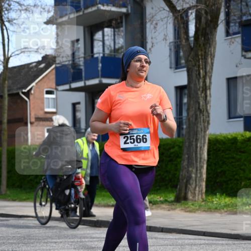 12.04.2026 - 45. Internationalen Wilhelmsburger Insellauf J. Mangold http://msf.ph/oto/9507382 12.04.2026 11:53:36 Ziel 4508, 2566, 2776, 2093 meine-sportfotos.de