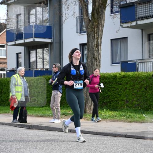 12.04.2026 - 45. Internationalen Wilhelmsburger Insellauf J. Mangold http://msf.ph/oto/9507400 12.04.2026 11:53:45 Ziel 4508, 2566, 2776, 2093, 2679, 2680 meine-sportfotos.de