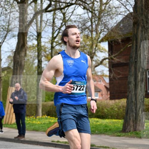 12.04.2026 - 45. Internationalen Wilhelmsburger Insellauf J. Mangold http://msf.ph/oto/9507494 12.04.2026 12:45:45 Ziel 5722, 4093 meine-sportfotos.de