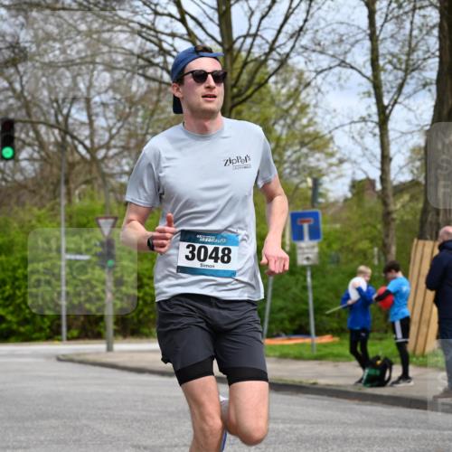 12.04.2026 - 45. Internationalen Wilhelmsburger Insellauf J. Mangold http://msf.ph/oto/9507547 12.04.2026 12:46:56 Ziel 3048, 5413, 4656, 5556, 5709, 3750, 3301, 4466 meine-sportfotos.de