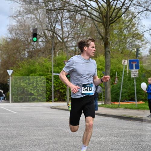 12.04.2026 - 45. Internationalen Wilhelmsburger Insellauf J. Mangold http://msf.ph/oto/9507561 12.04.2026 12:47:05 Ziel 3048, 5413, 4656, 5556, 5709, 3750, 3301, 4466, 5495, 3452, 4877 meine-sportfotos.de