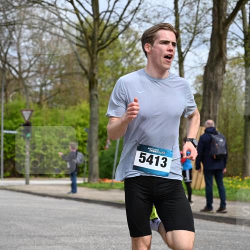 12.04.2026 - 45. Internationalen Wilhelmsburger Insellauf J. Mangold http://msf.ph/oto/9507566 12.04.2026 12:47:05 Ziel 3048, 5413, 4656, 5556, 5709, 3750, 3301, 4466, 5495, 3452, 4877 meine-sportfotos.de