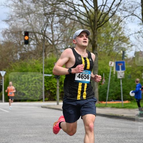 12.04.2026 - 45. Internationalen Wilhelmsburger Insellauf J. Mangold http://msf.ph/oto/9507580 12.04.2026 12:47:08 Ziel 3048, 5413, 4656, 5556, 5709, 3750, 3301, 4466, 5495, 3452, 4877 meine-sportfotos.de