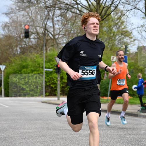 12.04.2026 - 45. Internationalen Wilhelmsburger Insellauf J. Mangold http://msf.ph/oto/9507603 12.04.2026 12:47:12 Ziel 5413, 4656, 5556, 5709, 3750, 3301, 4466, 4466, 5495, 3452, 4877, 4874 meine-sportfotos.de