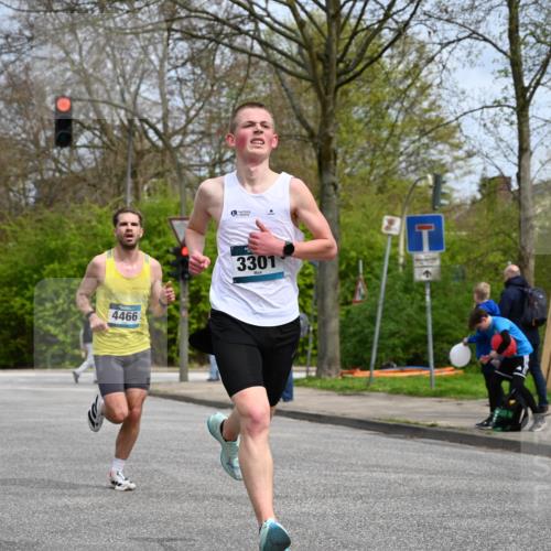12.04.2026 - 45. Internationalen Wilhelmsburger Insellauf J. Mangold http://msf.ph/oto/9507618 12.04.2026 12:47:24 Ziel 5709, 3750, 3301, 4466, 5495, 3452, 4877, 4874, 5607, 5364 meine-sportfotos.de