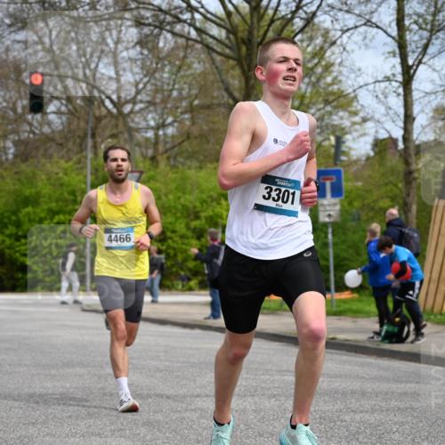 12.04.2026 - 45. Internationalen Wilhelmsburger Insellauf J. Mangold http://msf.ph/oto/9507621 12.04.2026 12:47:24 Ziel 5709, 3750, 3301, 4466, 5495, 3452, 4877, 4874, 5607, 5364 meine-sportfotos.de