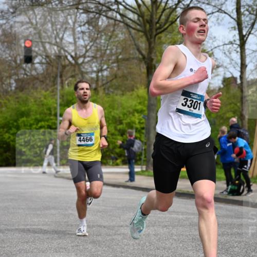 12.04.2026 - 45. Internationalen Wilhelmsburger Insellauf J. Mangold http://msf.ph/oto/9507622 12.04.2026 12:47:24 Ziel 5709, 3750, 3301, 4466, 5495, 3452, 4877, 4874, 5607, 5364 meine-sportfotos.de