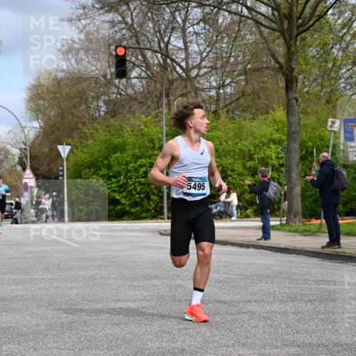 12.04.2026 - 45. Internationalen Wilhelmsburger Insellauf J. Mangold http://msf.ph/oto/9507640 12.04.2026 12:47:36 Ziel 4466, 5495, 3452, 4877, 4874, 5607, 5364, 5853 meine-sportfotos.de