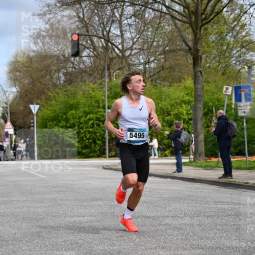 12.04.2026 - 45. Internationalen Wilhelmsburger Insellauf J. Mangold http://msf.ph/oto/9507641 12.04.2026 12:47:36 Ziel 4466, 5495, 3452, 4877, 4874, 5607, 5364, 5853 meine-sportfotos.de