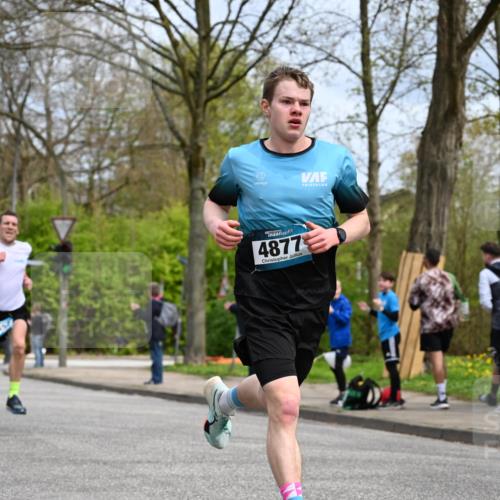 12.04.2026 - 45. Internationalen Wilhelmsburger Insellauf J. Mangold http://msf.ph/oto/9507655 12.04.2026 12:47:42 Ziel 5495, 3452, 4877, 4874, 5607, 5364, 5853, 5853 meine-sportfotos.de