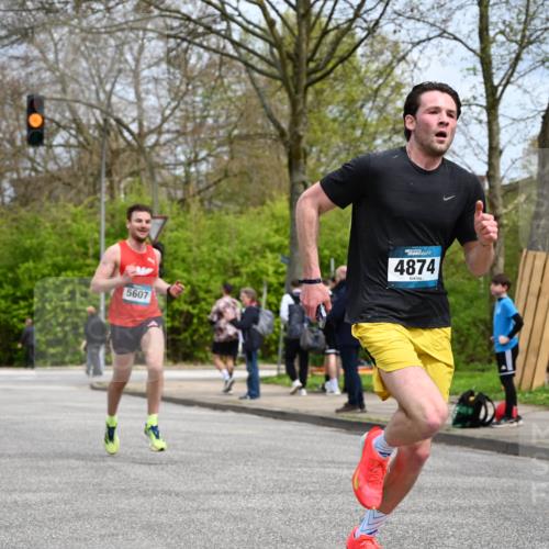 12.04.2026 - 45. Internationalen Wilhelmsburger Insellauf J. Mangold http://msf.ph/oto/9507675 12.04.2026 12:47:53 Ziel 4877, 4874, 5607, 5364, 5853, 3159 meine-sportfotos.de
