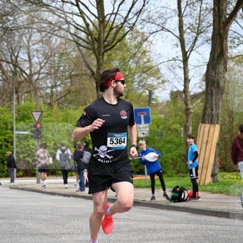 12.04.2026 - 45. Internationalen Wilhelmsburger Insellauf J. Mangold http://msf.ph/oto/9507702 12.04.2026 12:47:56 Ziel 4874, 5607, 5364, 5853, 3159, 4677, 4240 meine-sportfotos.de