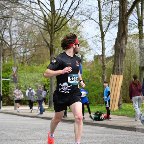 12.04.2026 - 45. Internationalen Wilhelmsburger Insellauf J. Mangold http://msf.ph/oto/9507703 12.04.2026 12:47:56 Ziel 4874, 5607, 5364, 5853, 3159, 4677, 4240 meine-sportfotos.de