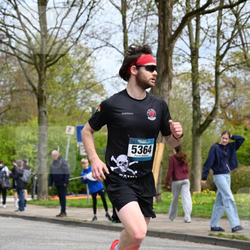 12.04.2026 - 45. Internationalen Wilhelmsburger Insellauf J. Mangold http://msf.ph/oto/9507706 12.04.2026 12:47:56 Ziel 4874, 5607, 5364, 5853, 3159, 4677, 4240 meine-sportfotos.de
